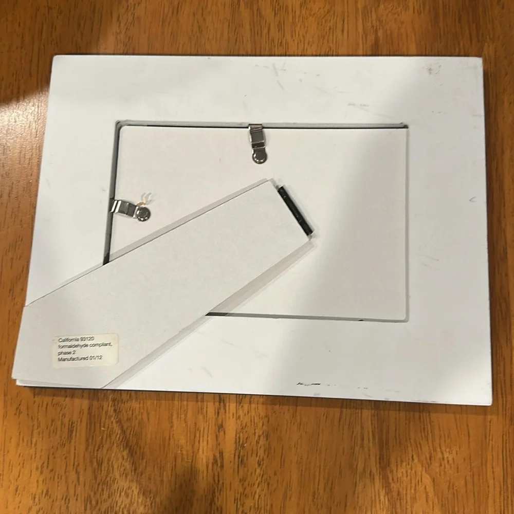 Picture frame, mirrored. “Grandkids”. 4x6 NWT never been used.
